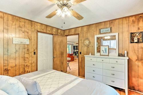 Quaint Murphy Cabin In Serene Wooded Setting!