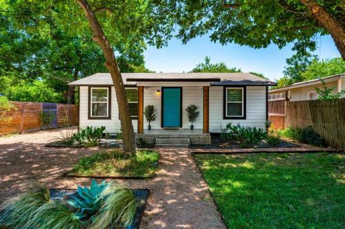 Entire House, 5 Minutes From Downtown