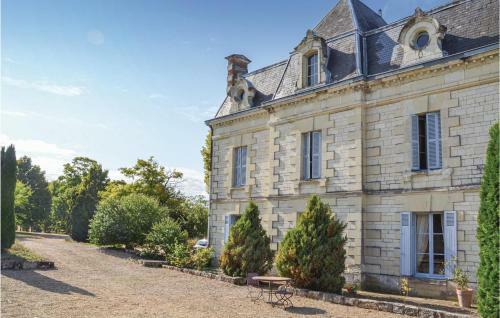Beautiful Home In Mouterre-silly With Wifi And 3 Bedrooms