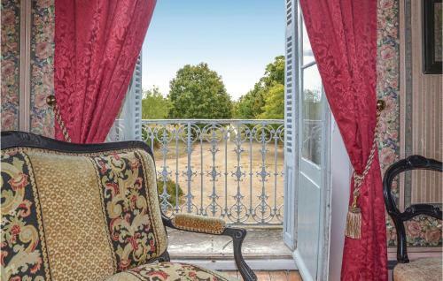 Beautiful Home In Mouterre-silly With Wifi And 3 Bedrooms