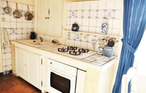 Beautiful Home In Mouterre-silly With Wifi And 3 Bedrooms
