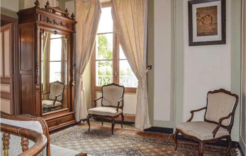 Beautiful Home In Mouterre-silly With Wifi And 3 Bedrooms