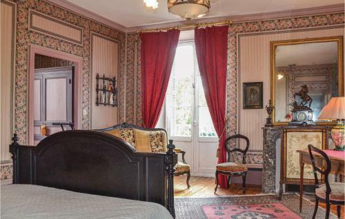 Beautiful Home In Mouterre-silly With Wifi And 3 Bedrooms
