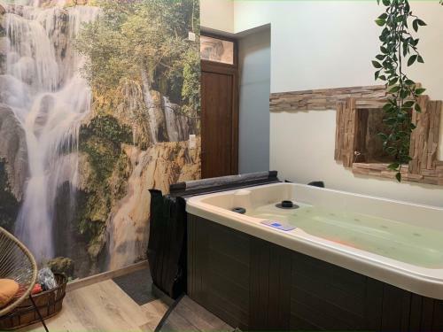Petite Maison Chaleureuse Avec Jacuzzi