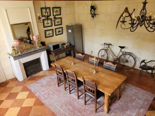 4 Bedrooms In A Charming House With Swimming Pool