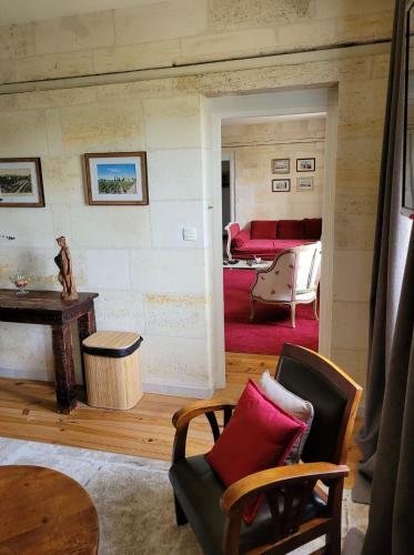 4 Bedrooms In A Charming House With Swimming Pool