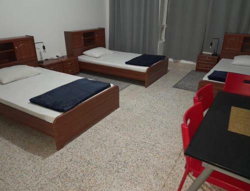 Family Room In A 10 Minutes Walk From Corniche Beach