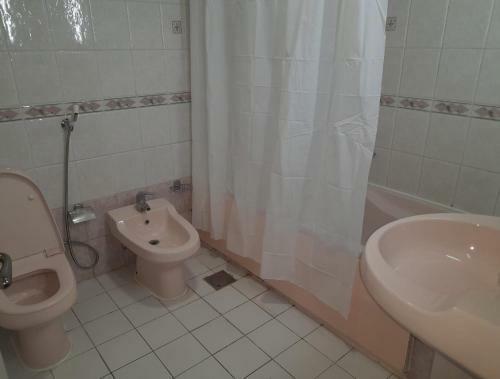 Family Room In A 10 Minutes Walk From Corniche Beach