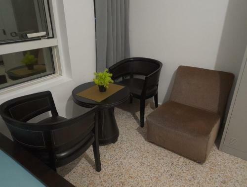 Family Room In A 10 Minutes Walk From Corniche Beach