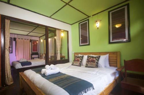 Hostal Y Not Lao Villa