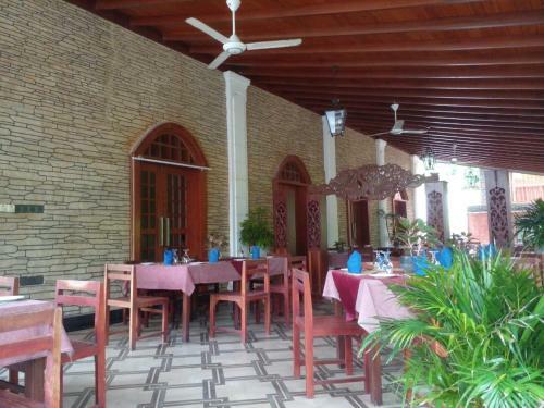 Hotel Amaa River Garden
