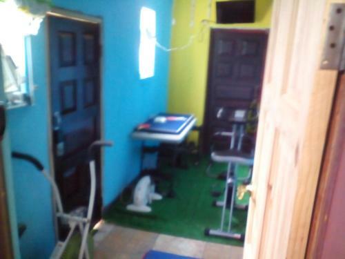 Buckingham Villa & Suites@cozy Room # 2-a/c