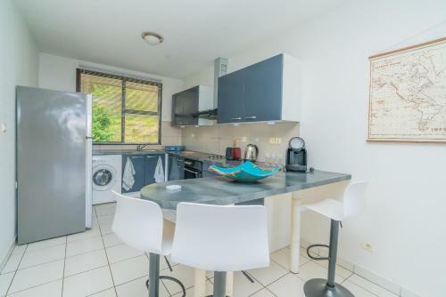 The Sunny Apartment In Mahina Wpool