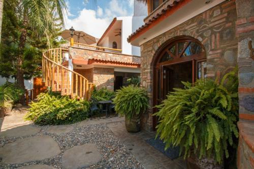 Casa Fibba 4 Br By Casago