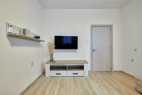 Cozy Spacious 2bd Apartment With A Terrace In Burgas