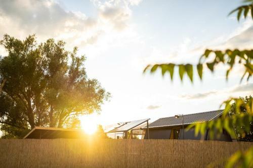 Hostal Glamping House Two Rivers