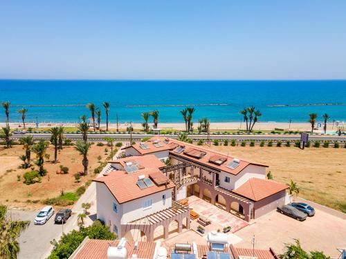 Kate's Latchi Beachfront Studio Apartment 1 By Ezoria