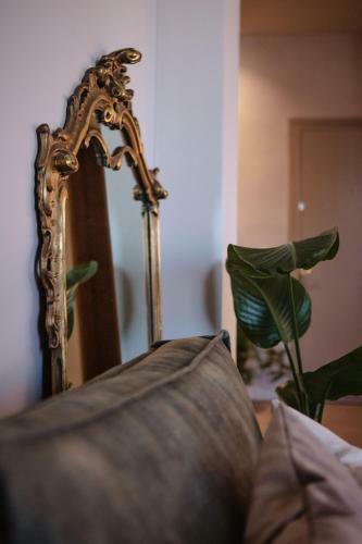 Exquisite, Stylish, Center Apartment