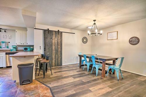 Vibrant Family Home With Grill, Walk Downtown!