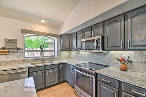 Maricopa Family Home With Private Pool And Spa!