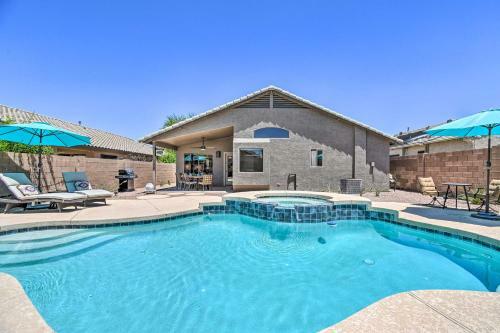 Maricopa Family Home With Private Pool And Spa!