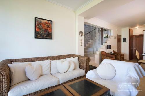 Galini Villa, 3 Bdrms, Sea Views & Private Garden