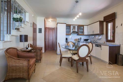 Galini Villa, 3 Bdrms, Sea Views & Private Garden
