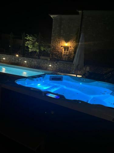 Villa Salvia With Private Pool And Jacuzzi