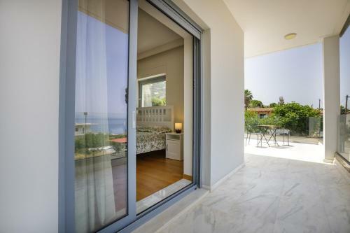 Villa Bay's Balcony Verga