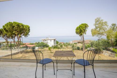 Villa Bay's Balcony Verga