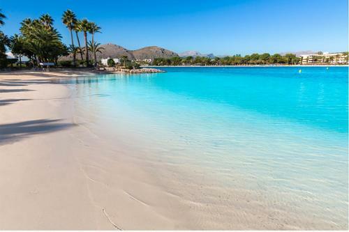 Villa Casa Blanca, Pool And Beach
