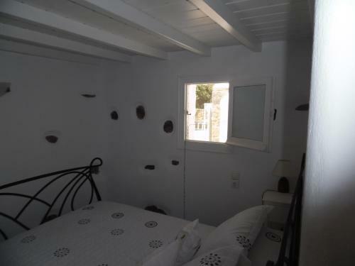 Feroniki Mykonos