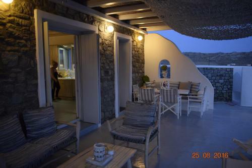 Feroniki Mykonos