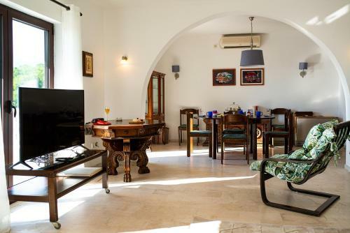 Door To Summer, Villa Near The Beach
