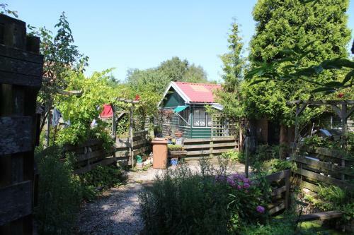 Bed & Breakfast Gardenhouse On Wheels