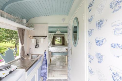 Bed & Breakfast Gardenhouse On Wheels