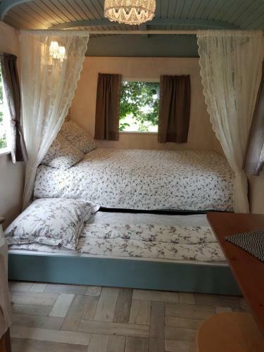 Bed & Breakfast Gardenhouse On Wheels