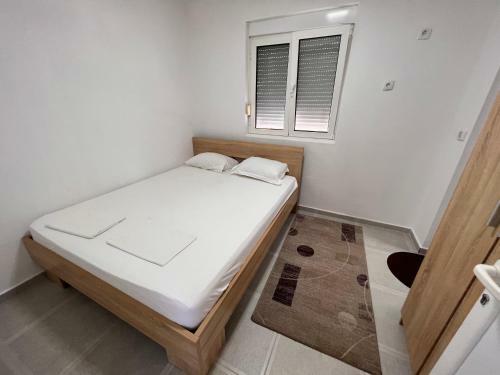 Brona Apartments