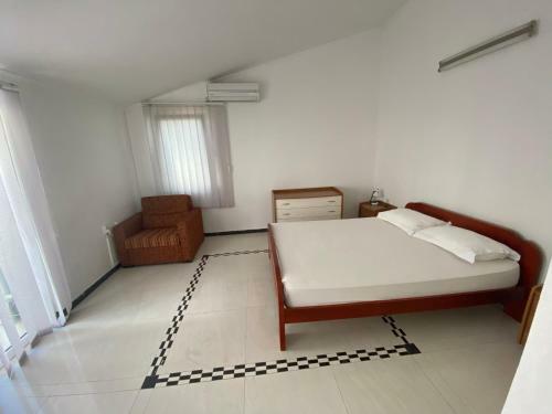 Hostal Denis Apartment