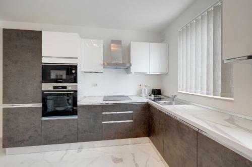 Splendid 2br Apartment In Central St Julians