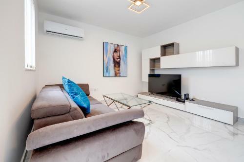 Splendid 2br Apartment In Central St Julians