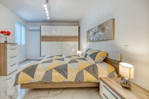 Splendid 2br Apartment In Central St Julians