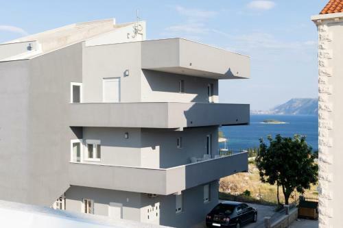 Apartment With Stunning View!