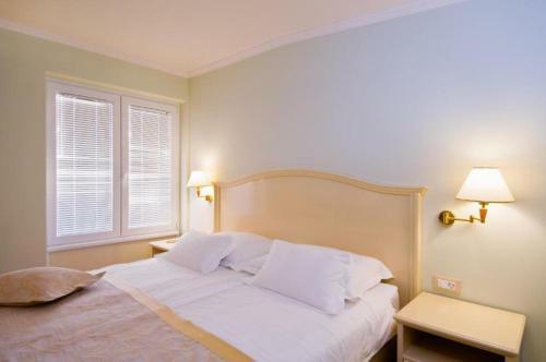 Hostal Apartments And Rooms Beachfront Luxury Condos