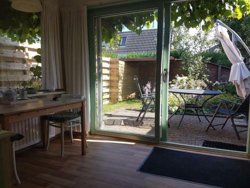 Bungalow Texel Near Beach And City Centre