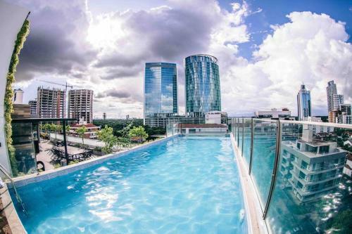 Apartamento Vista Incre�ble Piscina de Lujo Y Balc�n