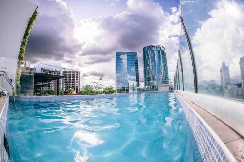 Apartamento Vista Incre�ble Piscina de Lujo Y Balc�n
