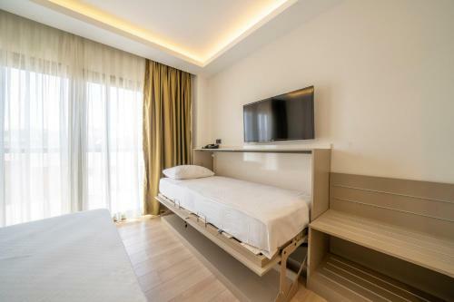 Ol?ve Tree Hotel