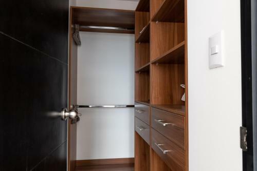 Apartamento Completo En Zona 7 Con Parqueo Incluido