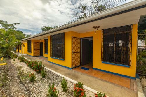 Armonia #8 - Beachside 2br Apartment In Playas Del Coco
